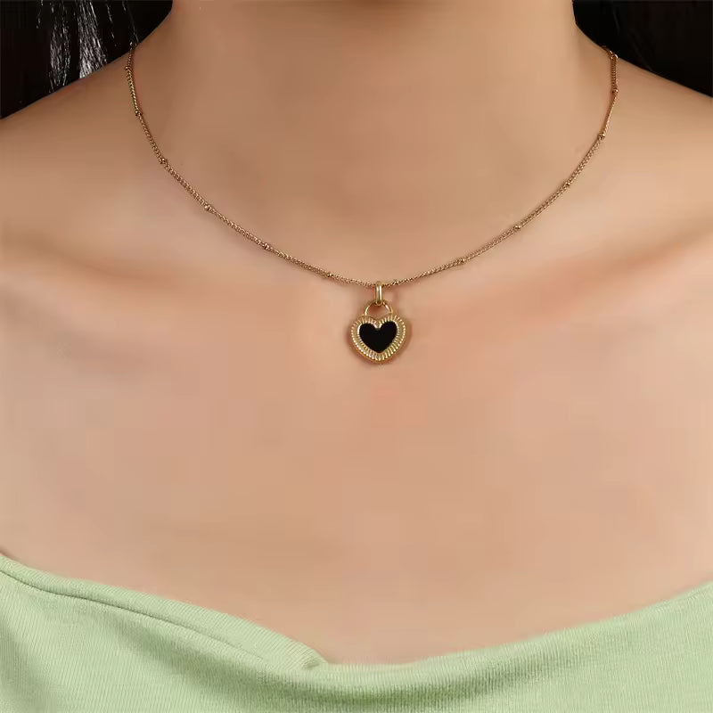 Collier Double Cœur Noir plaqué or 18K avec zircon
