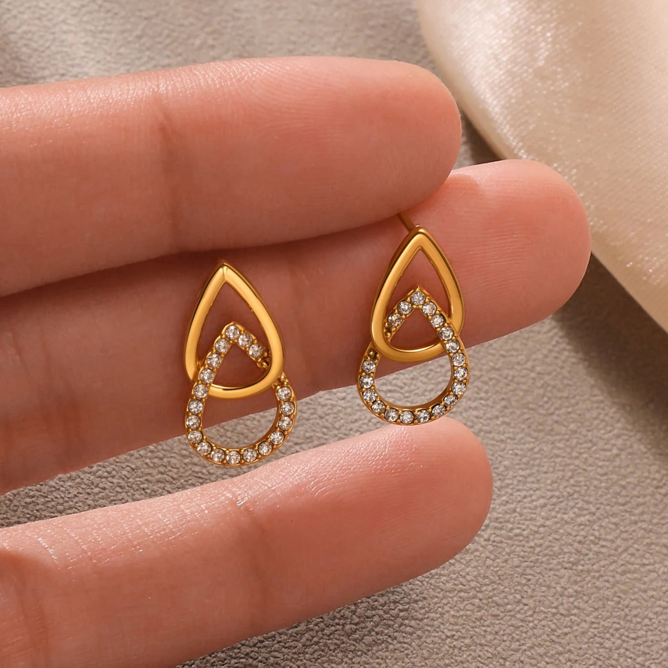 Boucles Goutte Double - Finition Or et Zircon