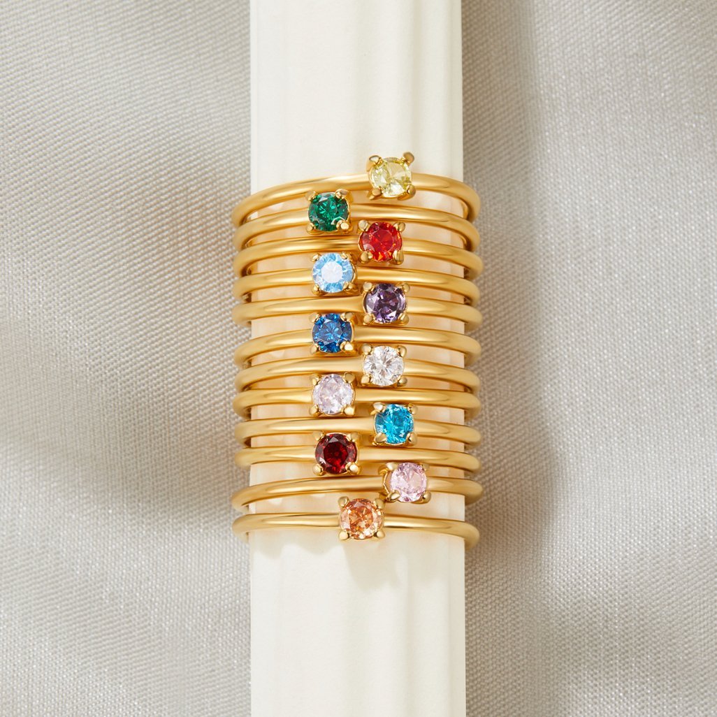 Bague en or avec pierre de naissance de janvier