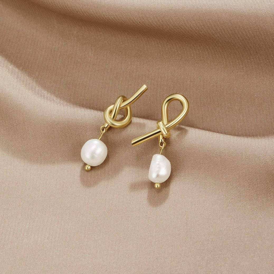 Boucles d'Oreilles en Or Noué & Perles d'Eau Douce | Or