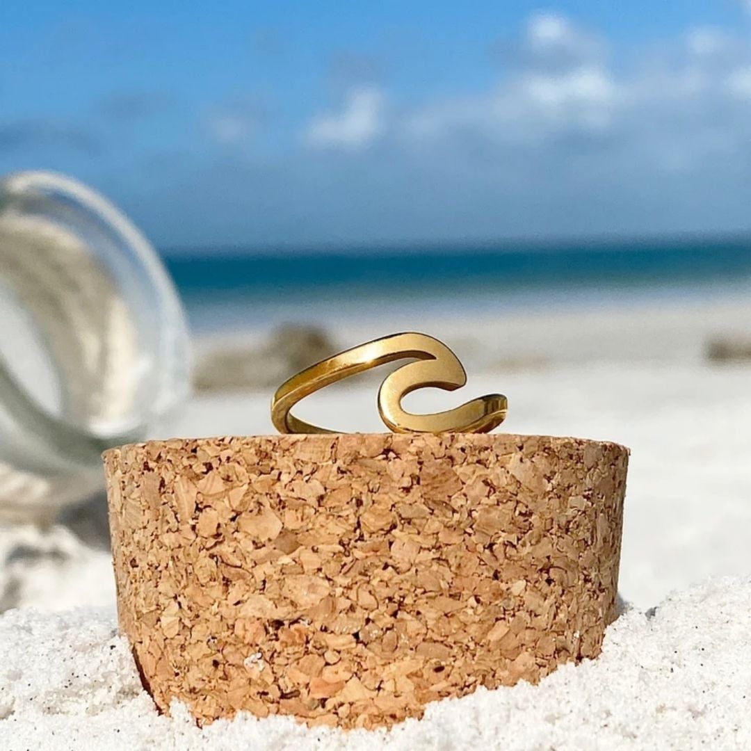 Bague en or en forme de vague de mer