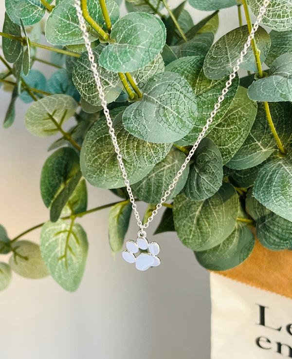 LYA – Collier élégant en argent avec pendentif en forme de patte