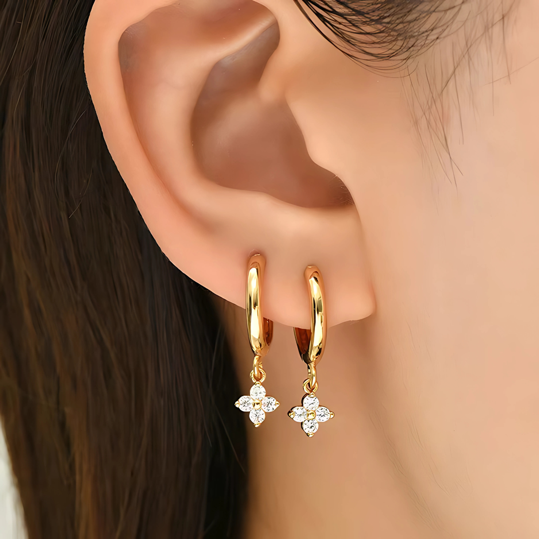 DAISY™ | Boucles d’Oreilles Clous Fleur