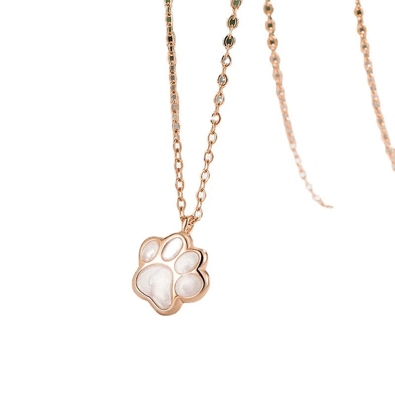 MALIA – Collier avec pendentif en forme de patte en argent
